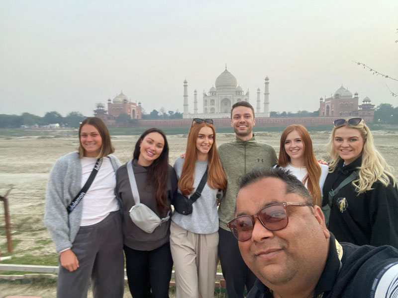 Private Same Day Old and New Delhi Tour by Car