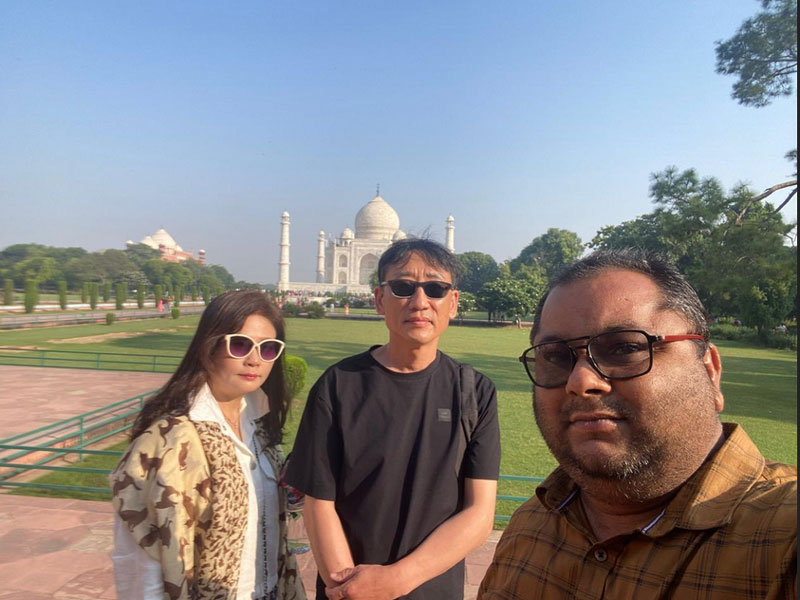 Full Moonlight Tour of Taj Mahal with Half-Day Delhi Sightseeing