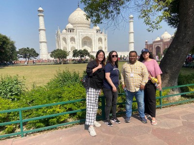 Full Moonlight Tour of Taj Mahal with Half-Day Delhi Sightseeing