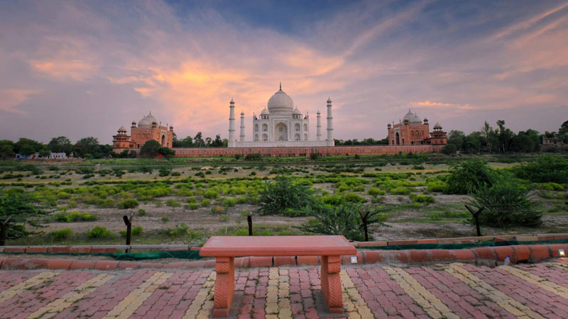 Taj Mahal tour with Fatehpur Sikri by Train from Delhi